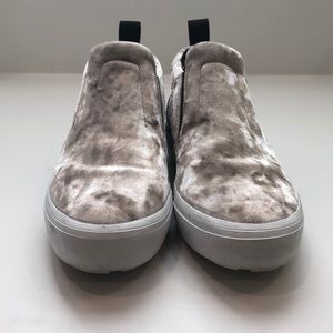 Crushed velvet sneaker